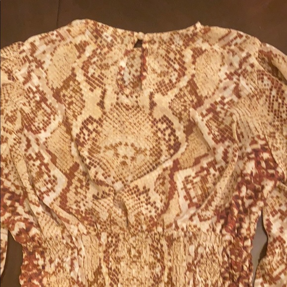 Beige Woven Animal Print Ruched Waist Blouse - Picture 3 of 3